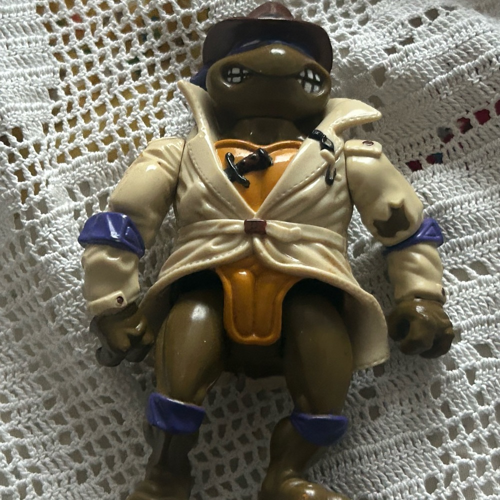 2 Teenage Mutant Ninja Turtles action figures 1980’s.